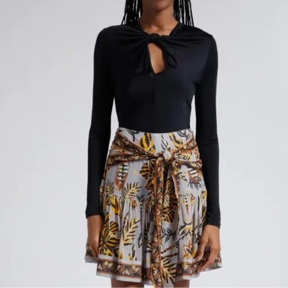 FARM Rio Black Cutout Long Sleeve Bodysuit NWOT Large - Picture 3 of 15